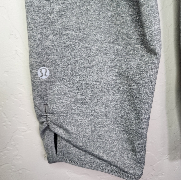 Lululemon Dhanurasana Crop Leggings Heathered Grey Size 4 - Picture 3 of 7